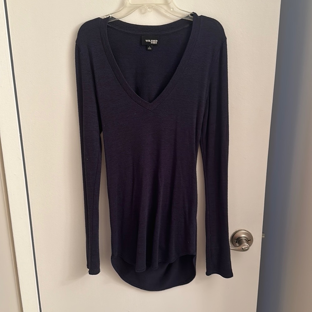 Wilfred Free v neck sweater- size small Navy